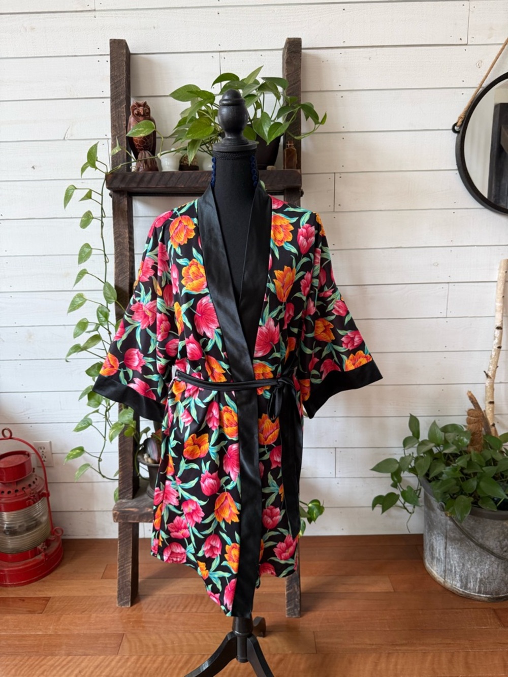 Black Floral Satin Kimono Bathrobe with Pink & Orange Tulip Blooms - Picture 4 of 17